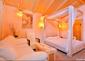 שלווה במושבה מתחם פרטי ודיסקרטי של סוויטות וצימרים לזוגות אוהבים. אם חיפשתם צימרים לפי שעה ליד רחובות - מוזמנים לחוויה משכרת